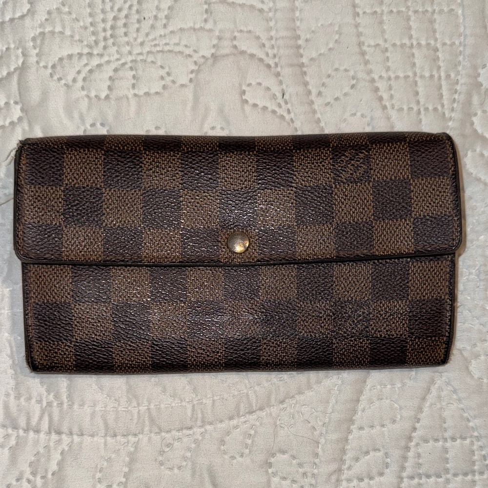 *not perfect* Checkered Brown Wallet

See pictures and details for condition